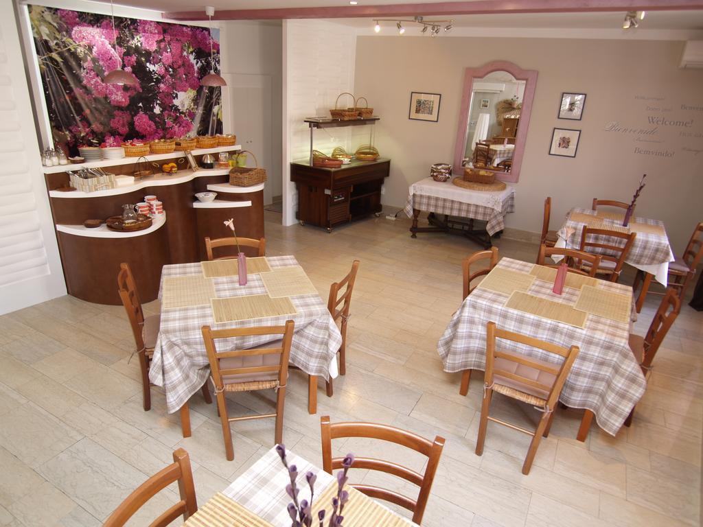 Bed&Breakfast Saturn Veli Lošinj Exteriör bild
