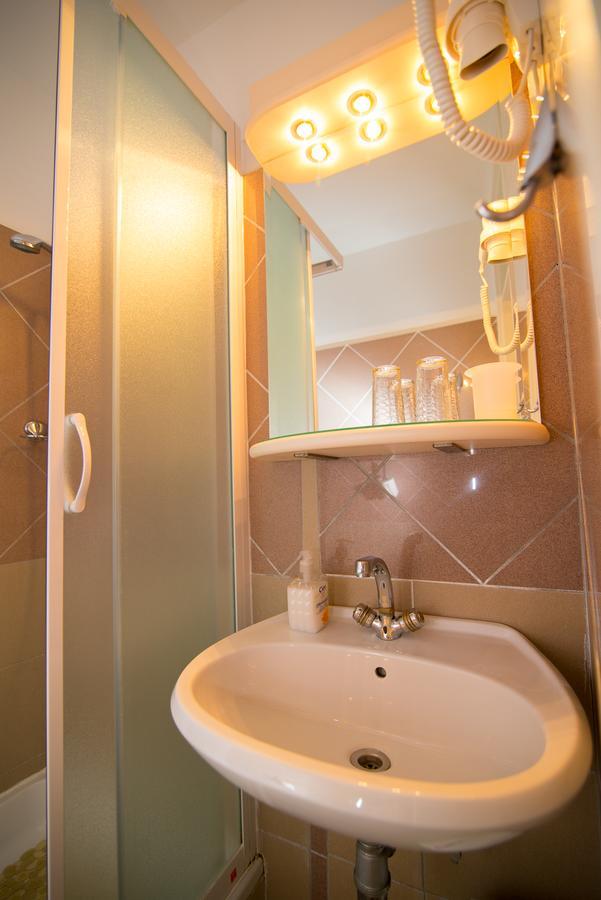 Bed&Breakfast Saturn Veli Lošinj Exteriör bild