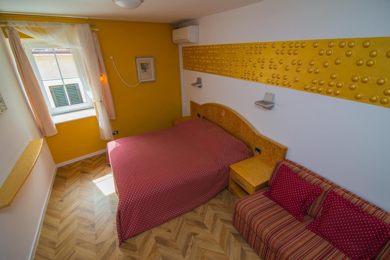 Bed&Breakfast Saturn Veli Lošinj Exteriör bild