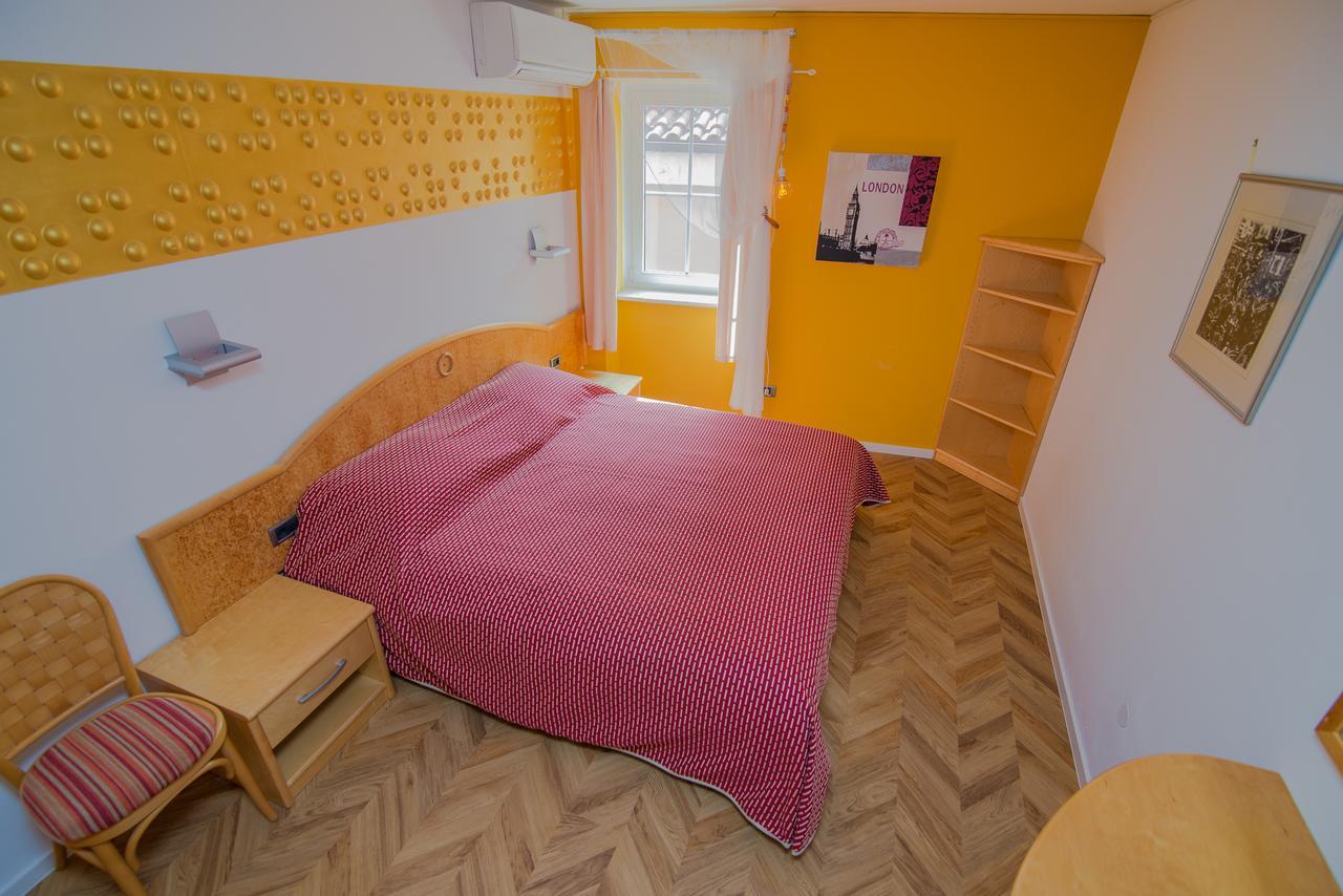 Bed&Breakfast Saturn Veli Lošinj Exteriör bild