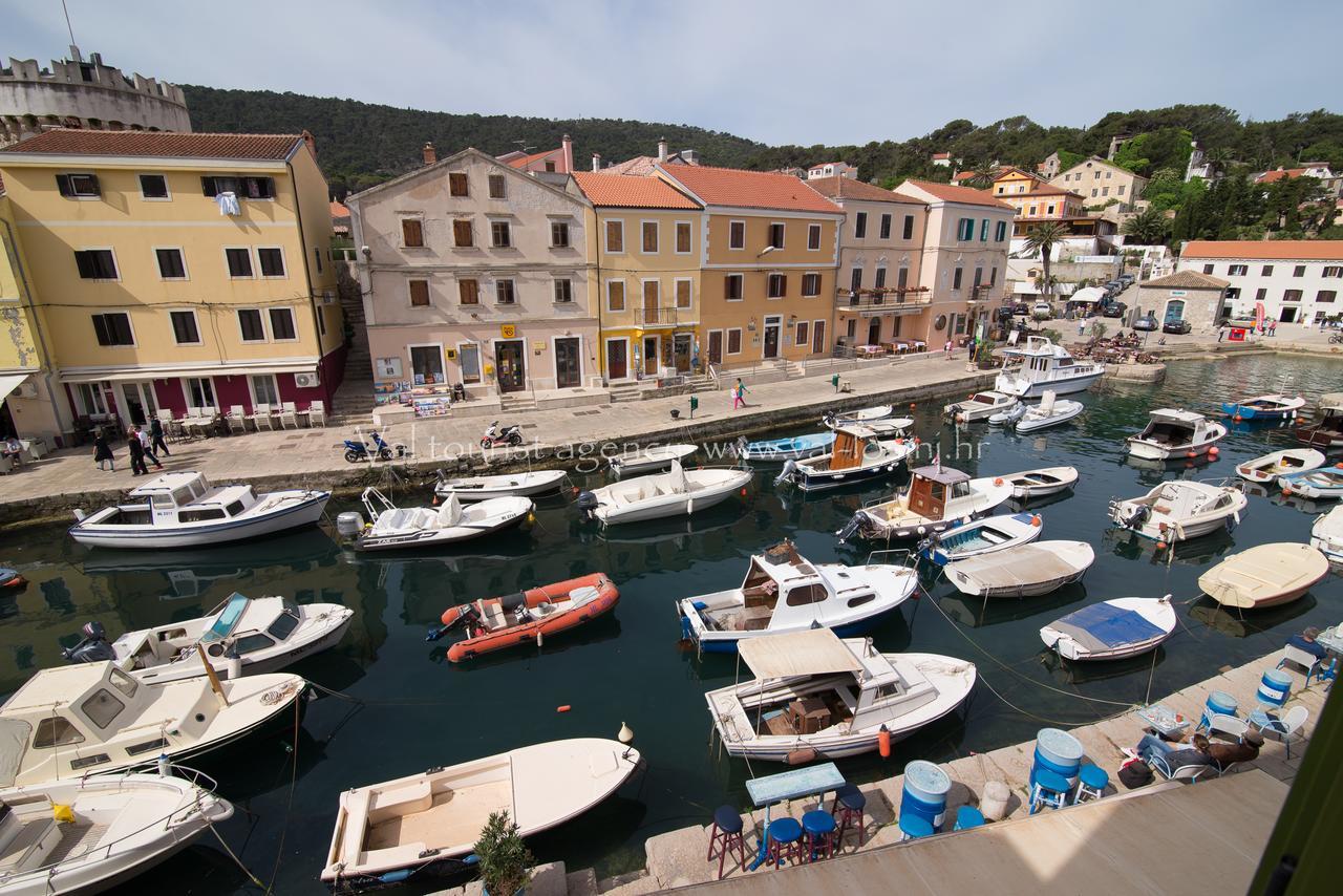 Bed&Breakfast Saturn Veli Lošinj Exteriör bild